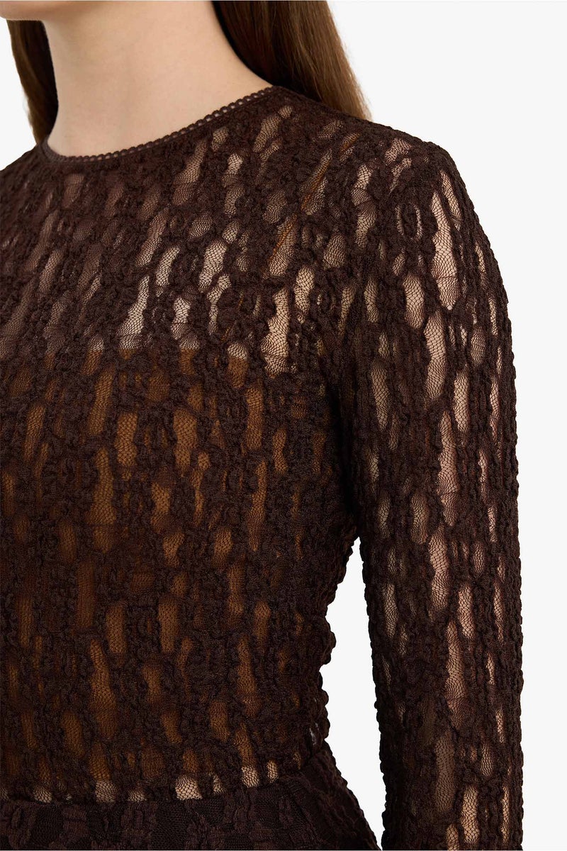 ديفاكتو تيشيرت كم طويل دانتيل مخصر برقبة مستديرة - Image 4